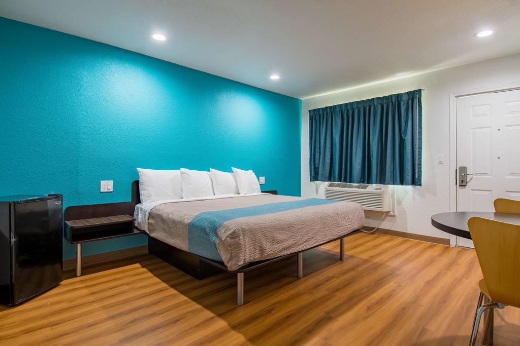 Motel 6-San Bernardino, Ca - Downtown Экстерьер фото